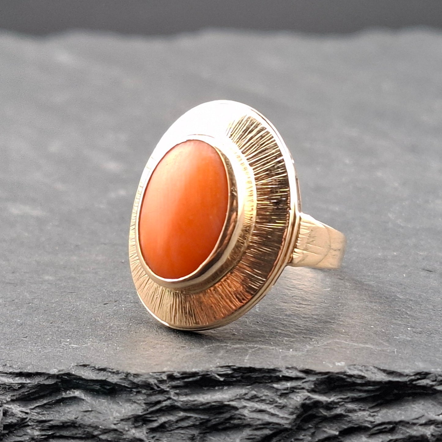 Ring Gold 585er mit Koralle Gr. 56
