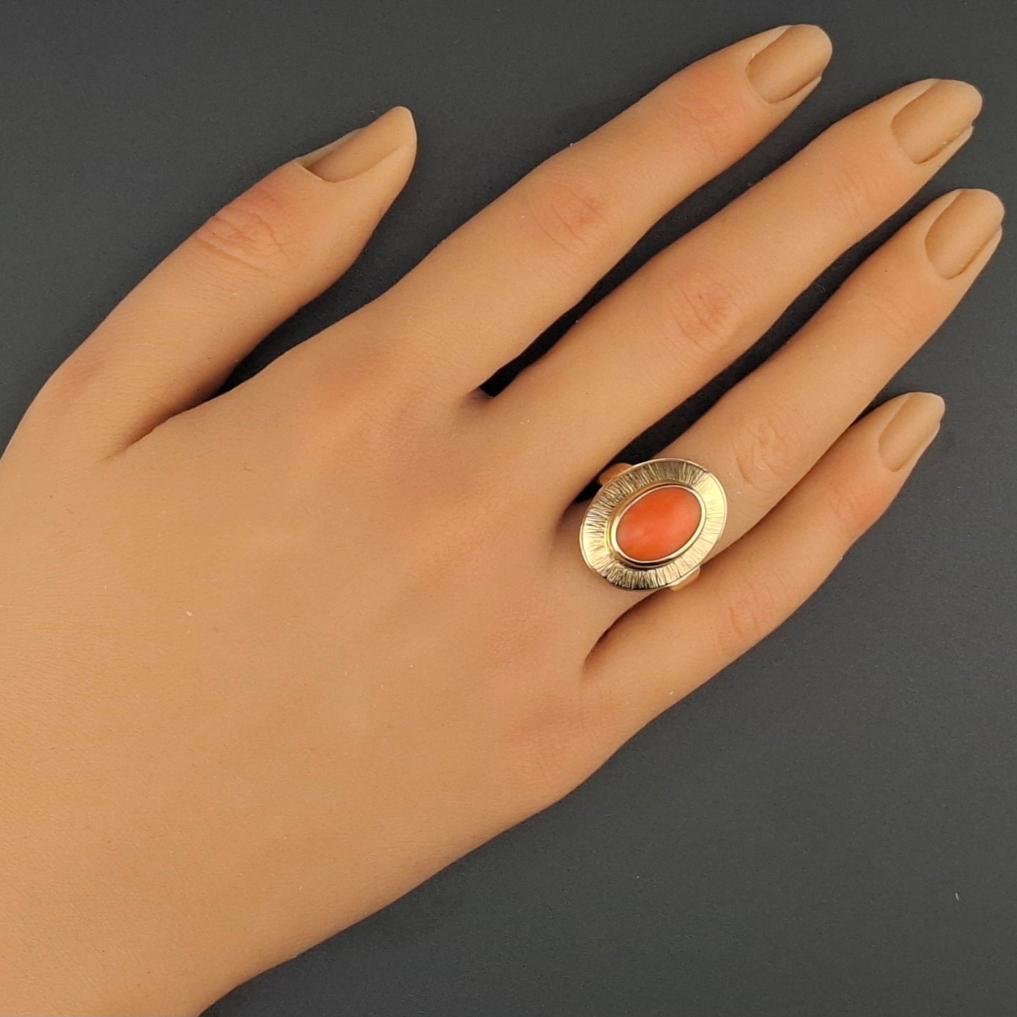 Ring Gold 585er mit Koralle Gr. 56