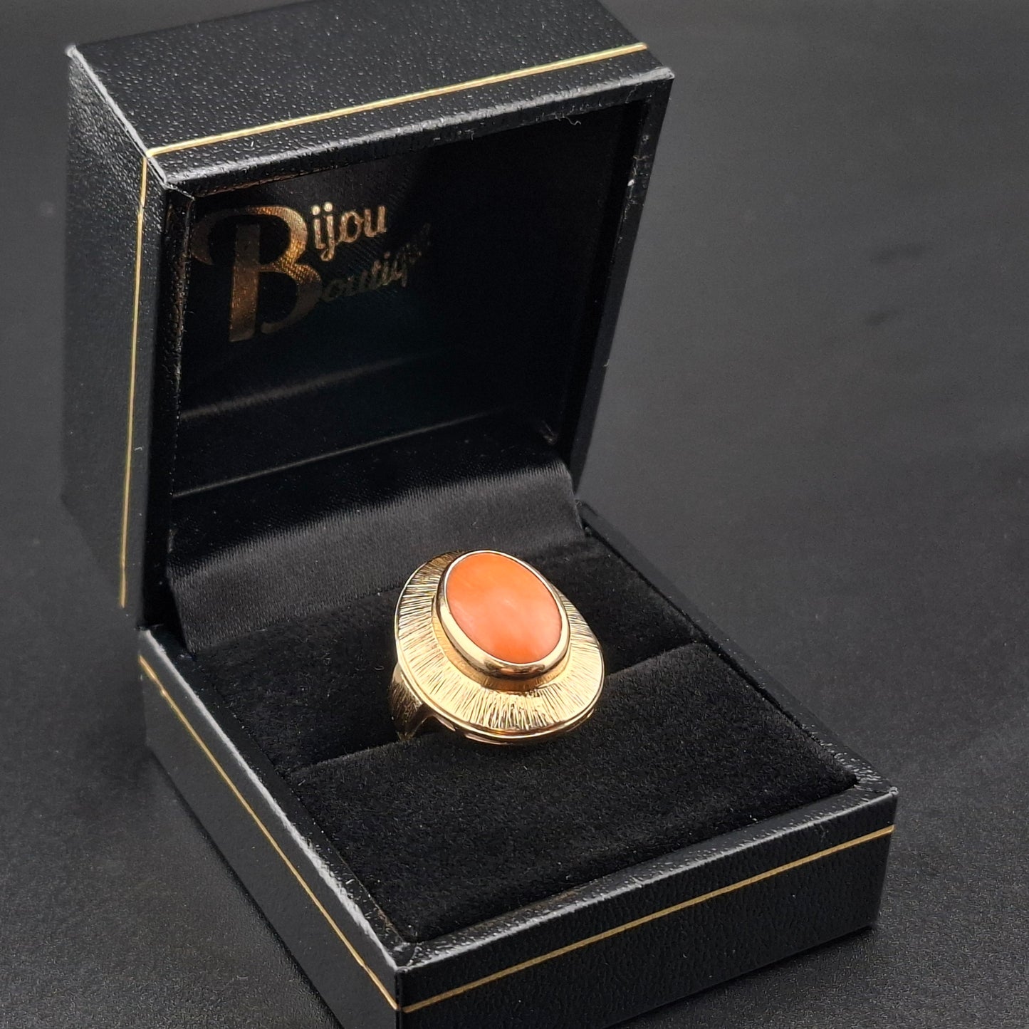 Ring Gold 585er mit Koralle Gr. 56