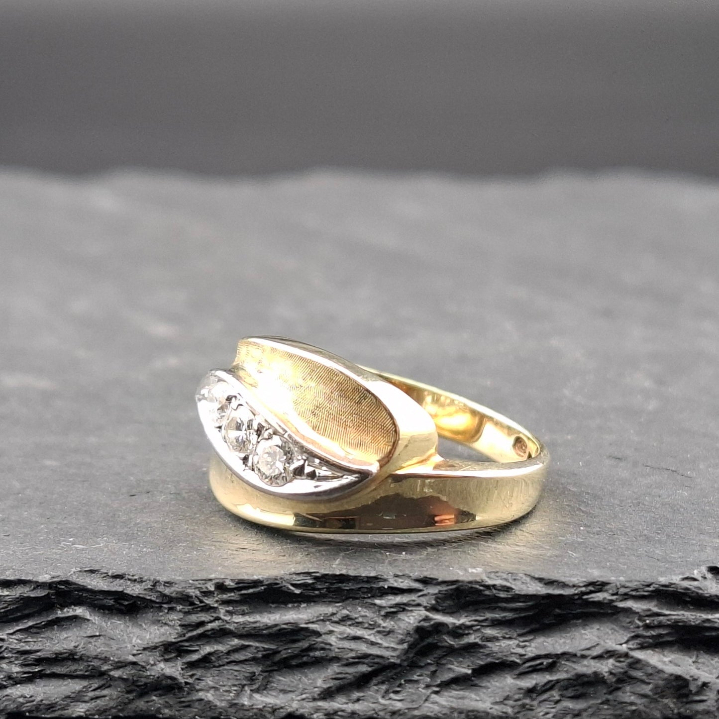 Vintage Goldring 585er mit lupenreinen Brillanten