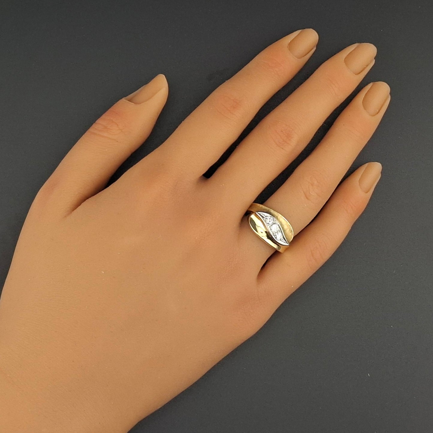 Vintage Goldring 585er mit lupenreinen Brillanten