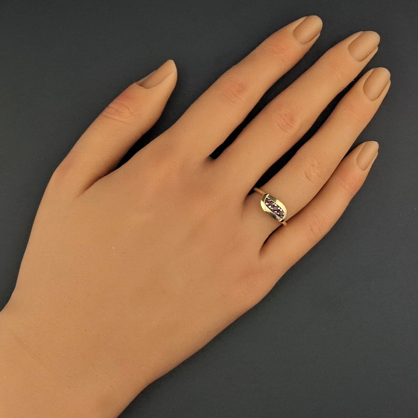 Ring Gold 585er mit Rubin Steinchen Gr. 53