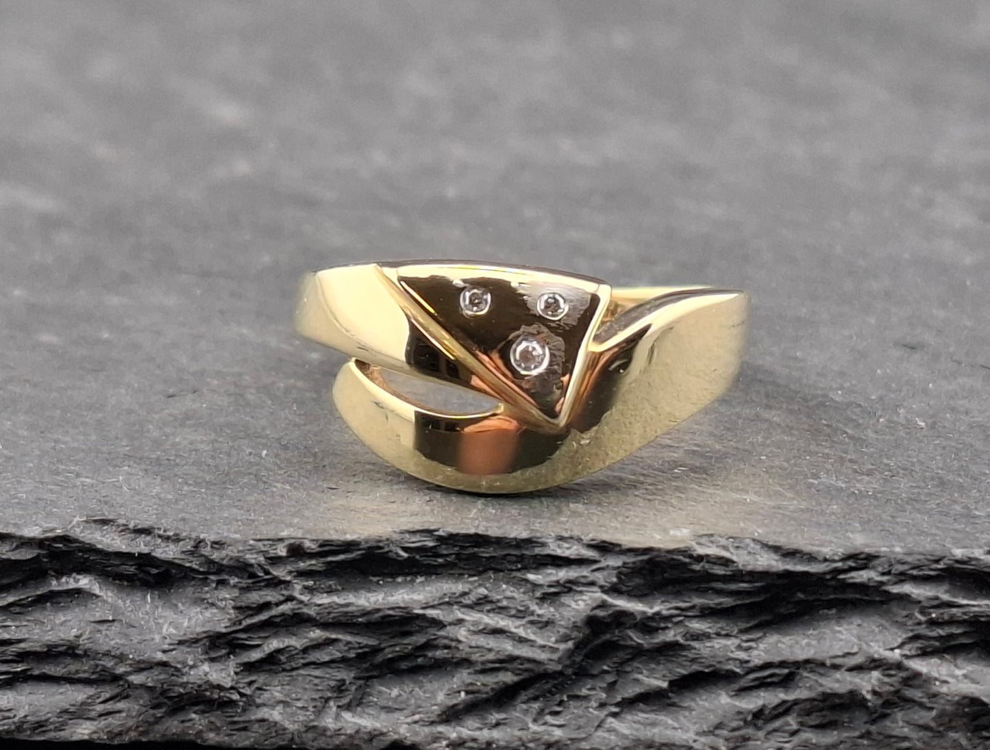 Ring Gold 585er mit Diamantsplitter Gr. 52