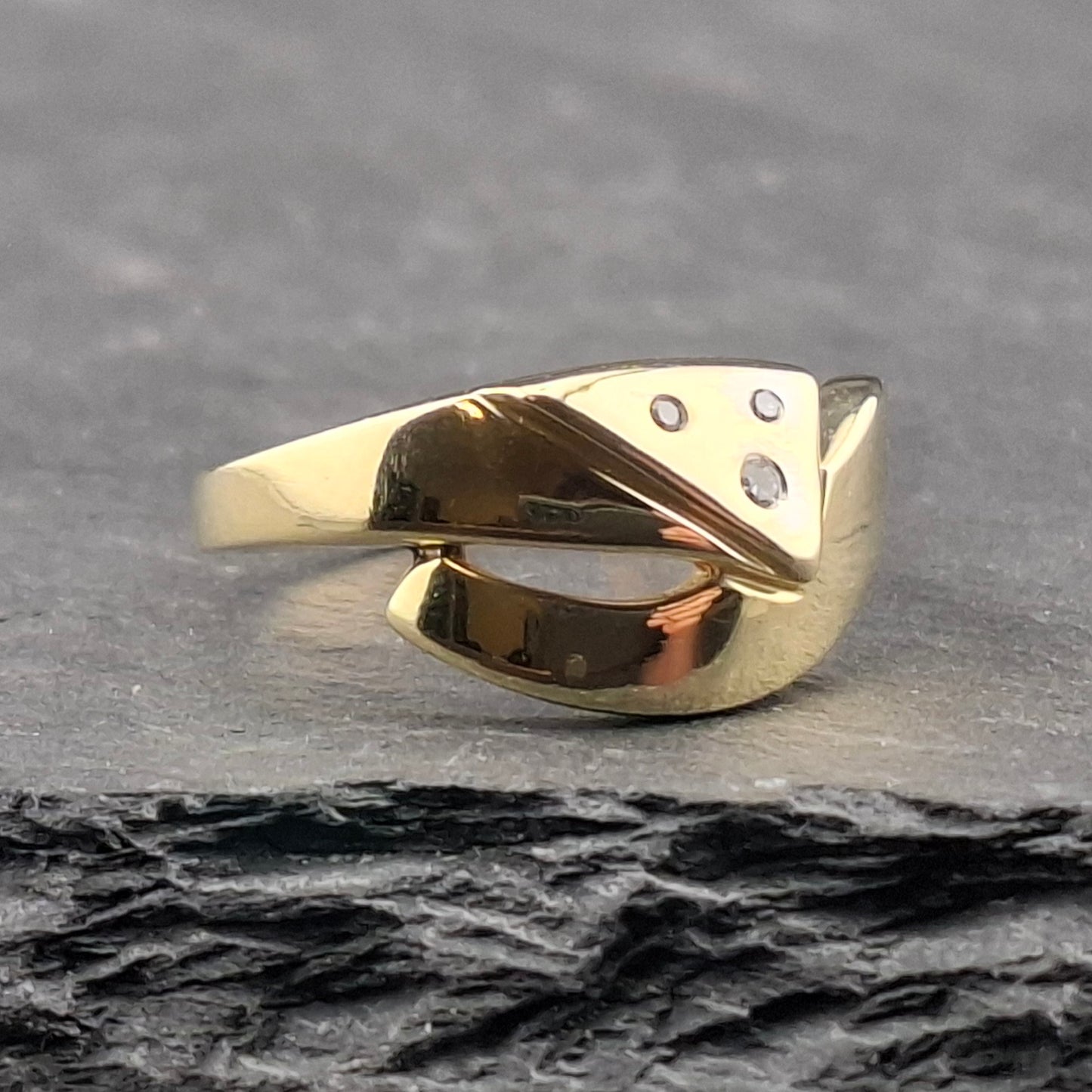 Ring Gold 585er mit Diamantsplitter Gr. 52