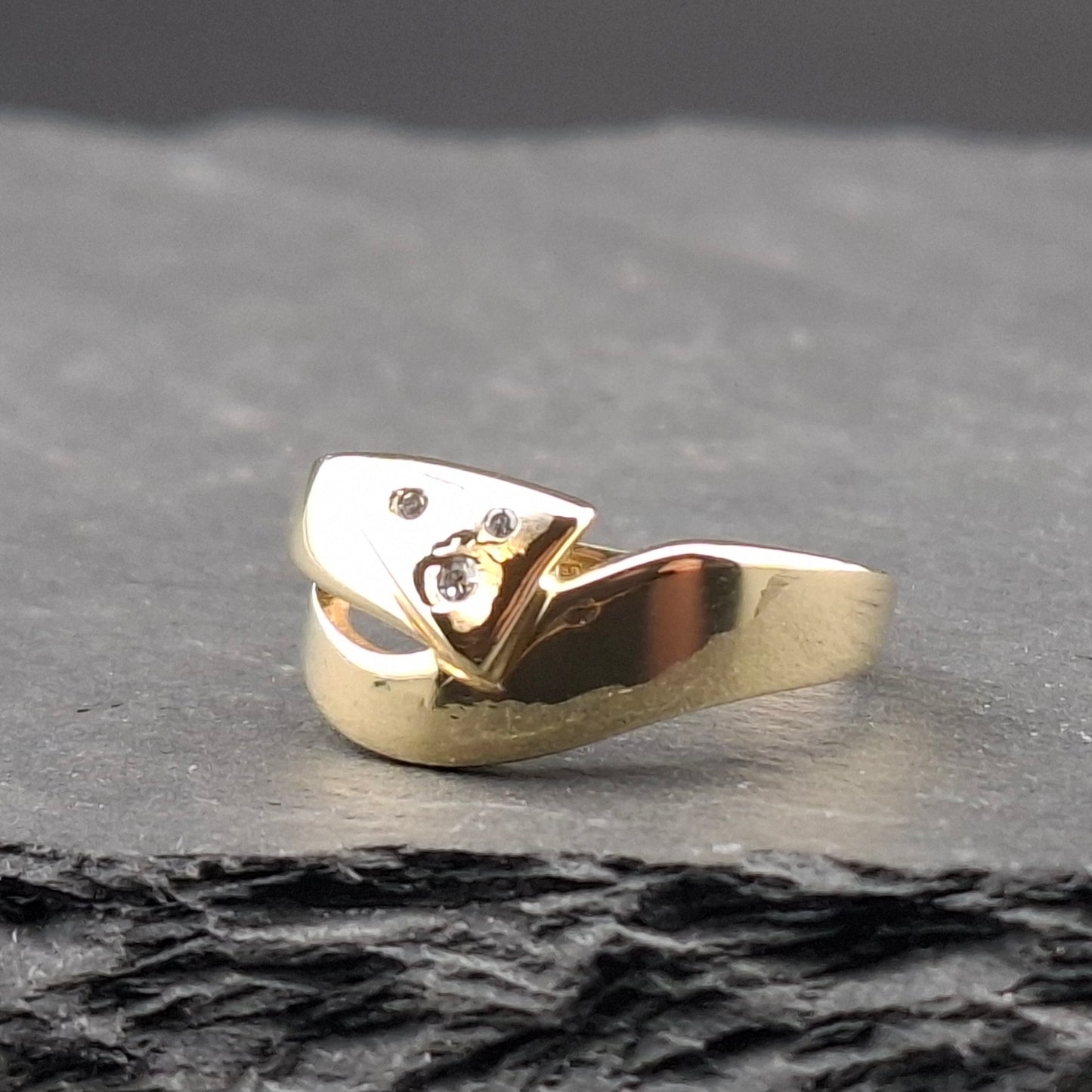 Ring Gold 585er mit Diamantsplitter Gr. 52