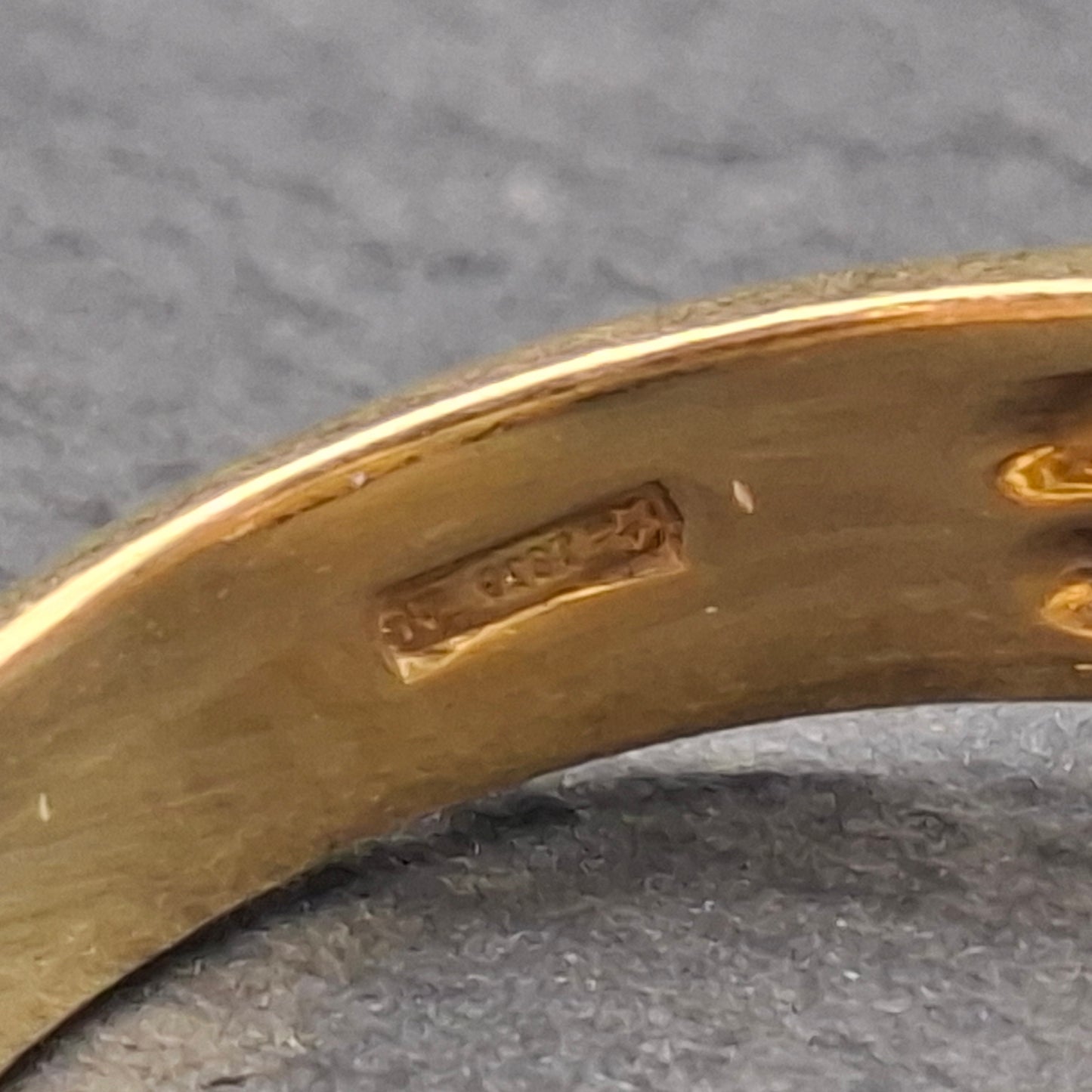 Ring Gold 750er mit Diamanten in Herzförmiger Krone