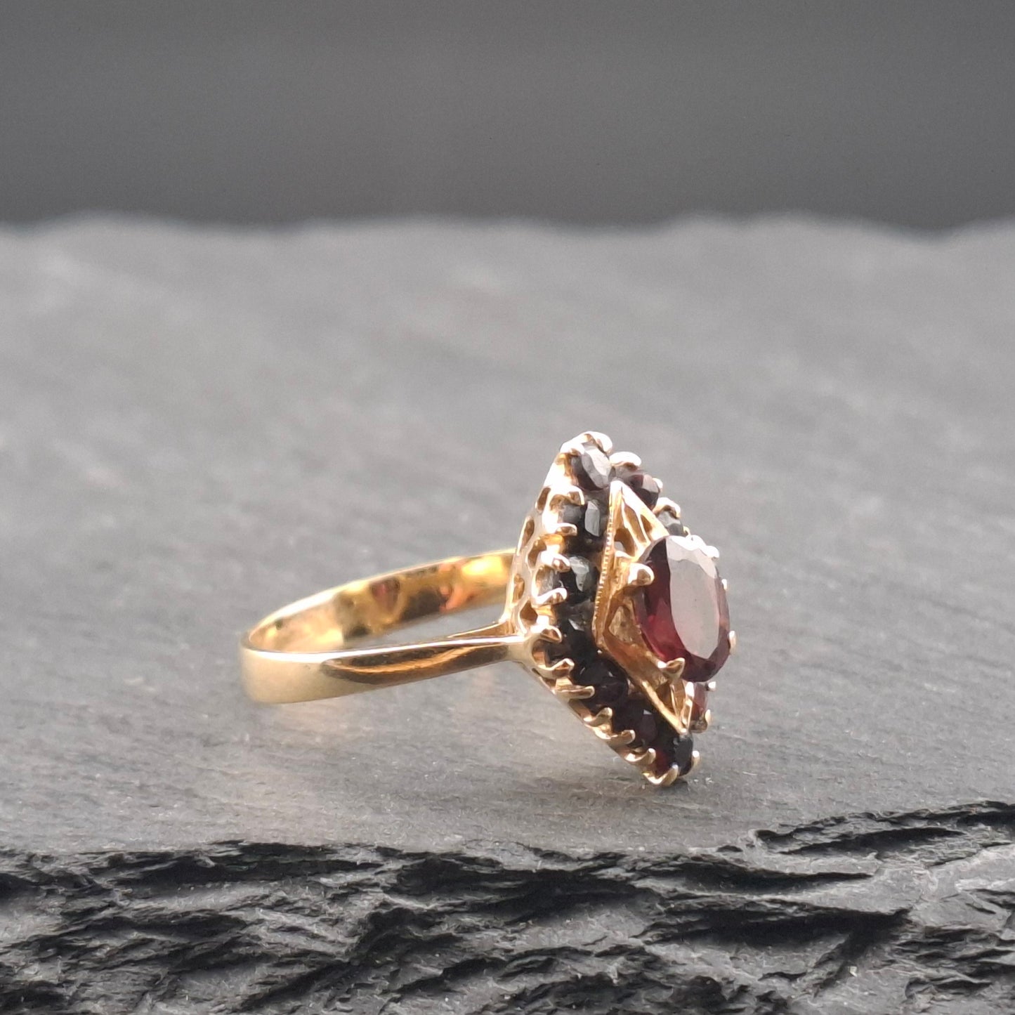 Vintage Granatstein Goldring 585er