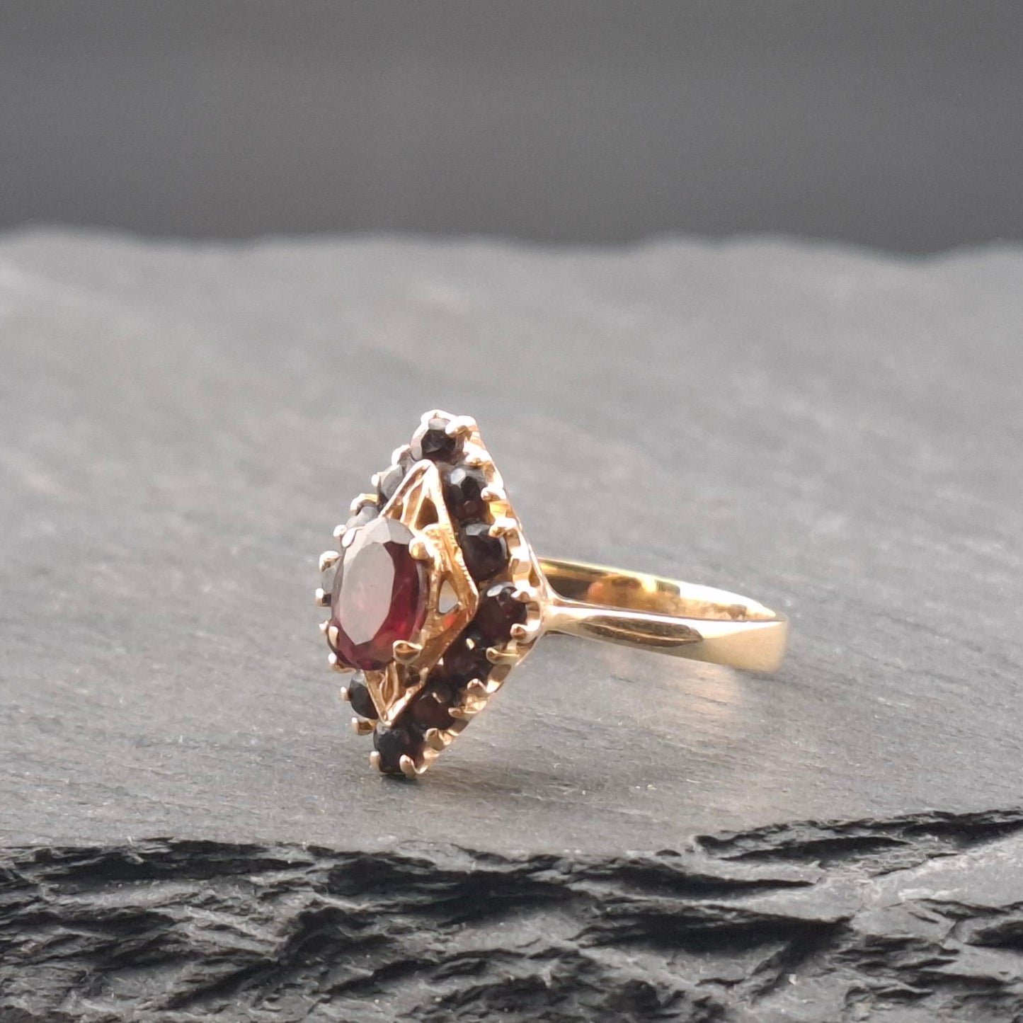 Vintage Granatstein Goldring 585er