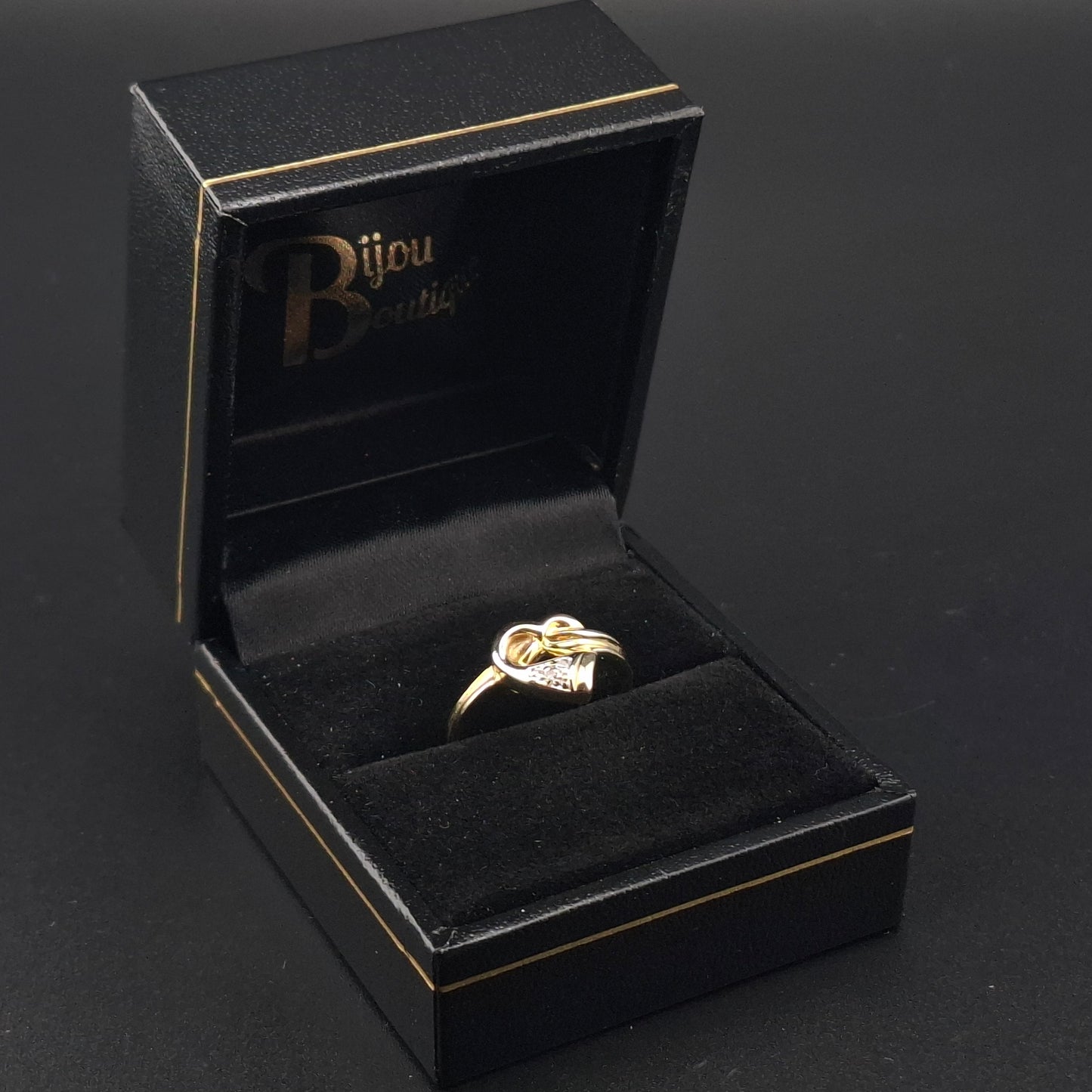 Ring Gold 333er mit Diamantsplitter Herzförmig Gr. 50
