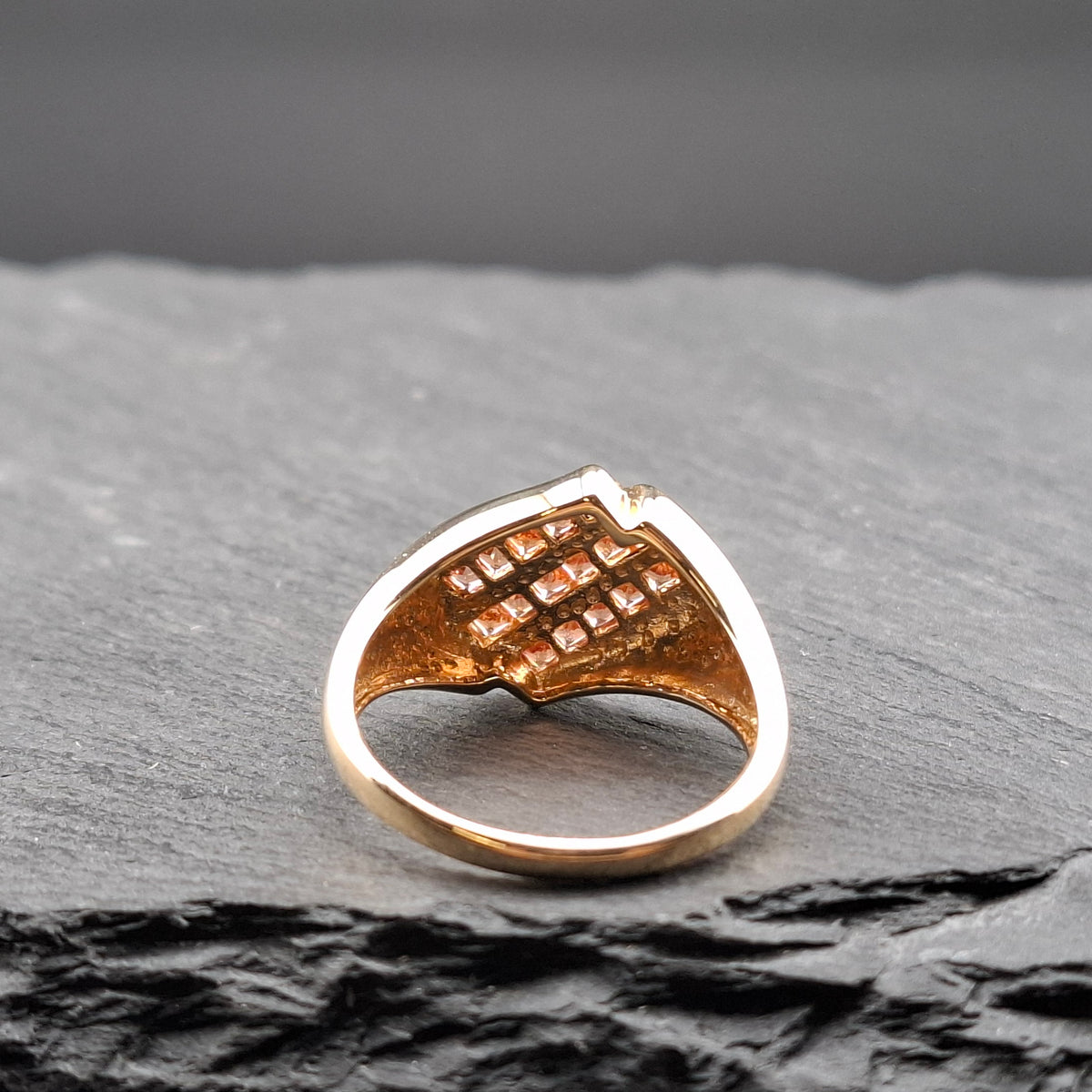 Ring Gold 375er mit Champagner Saphiren