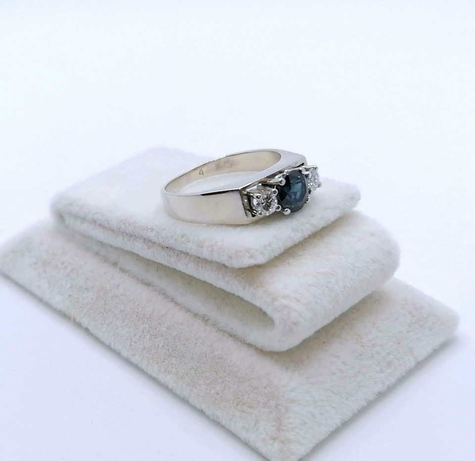Ring Weißgold 750 mit Saphir und Brillanten