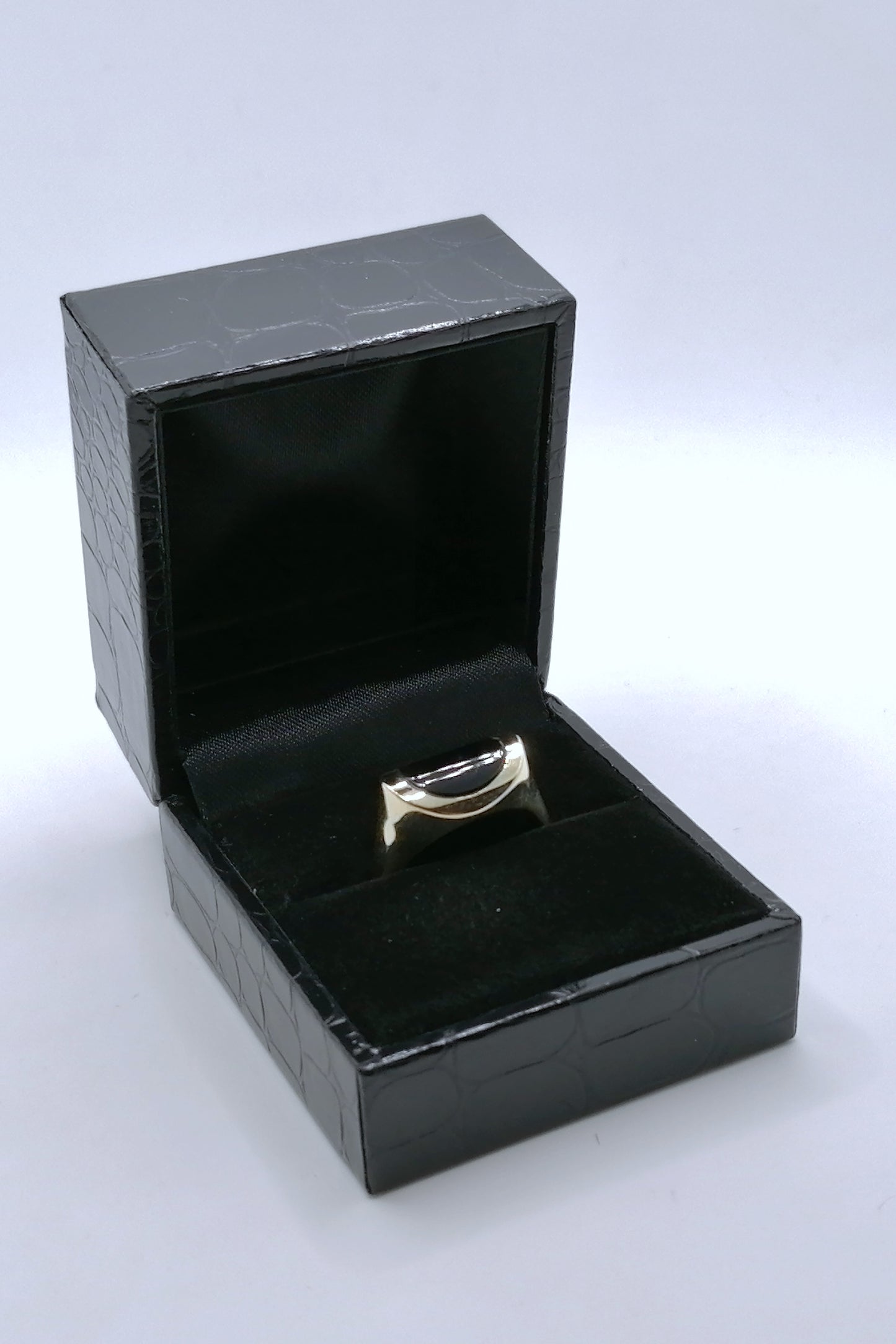 Ring Gold 585er mit Onyx Stein Gr. 53