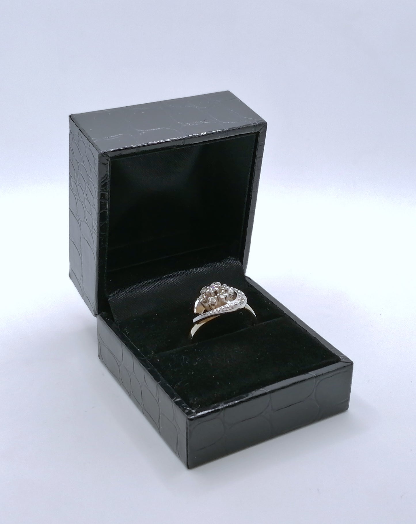 Ring Gold 585er mit funkelnden Brillanten Gr. 58