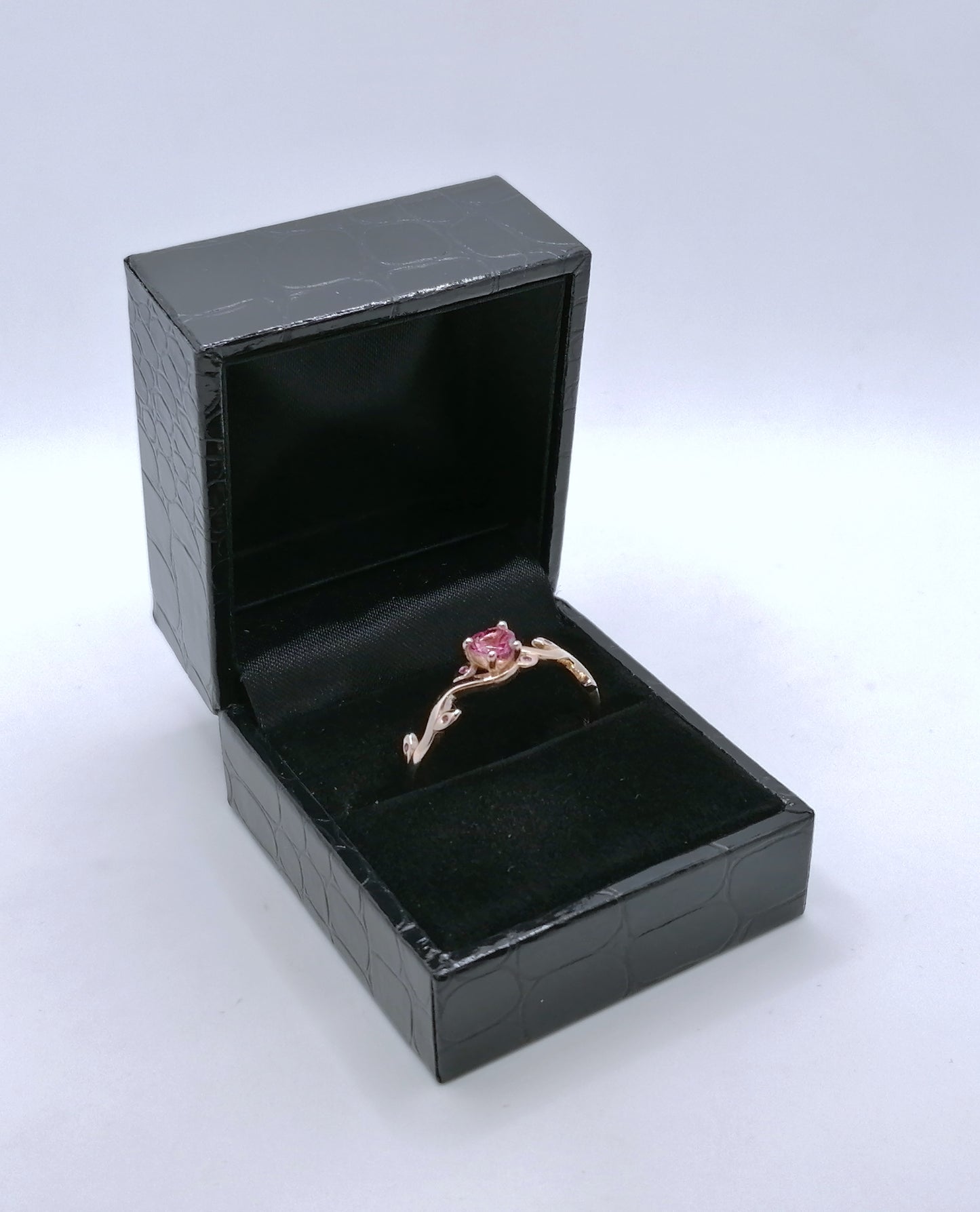 Ring Rosegold 375er mit Spinell Gr. 69