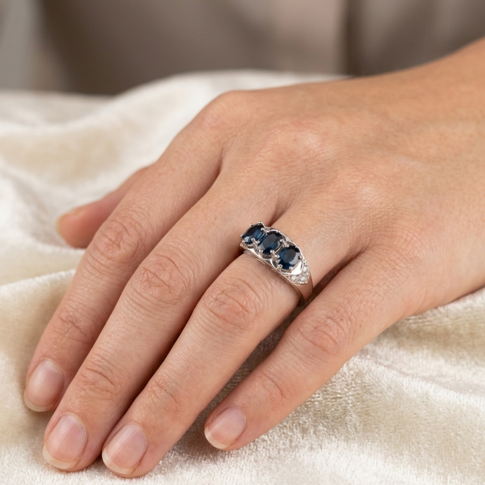Weißgold Ring mit Saphiren und Diamanten Gr. 63