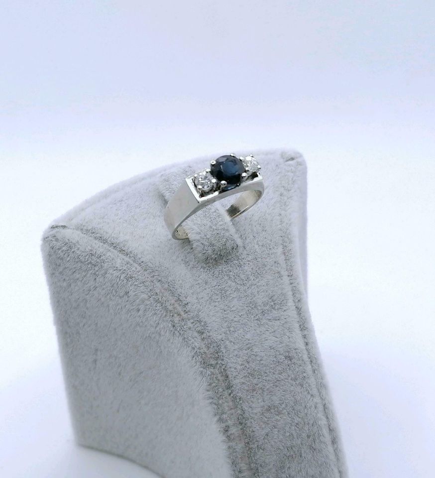 Ring Weißgold 750 mit Saphir und Brillanten