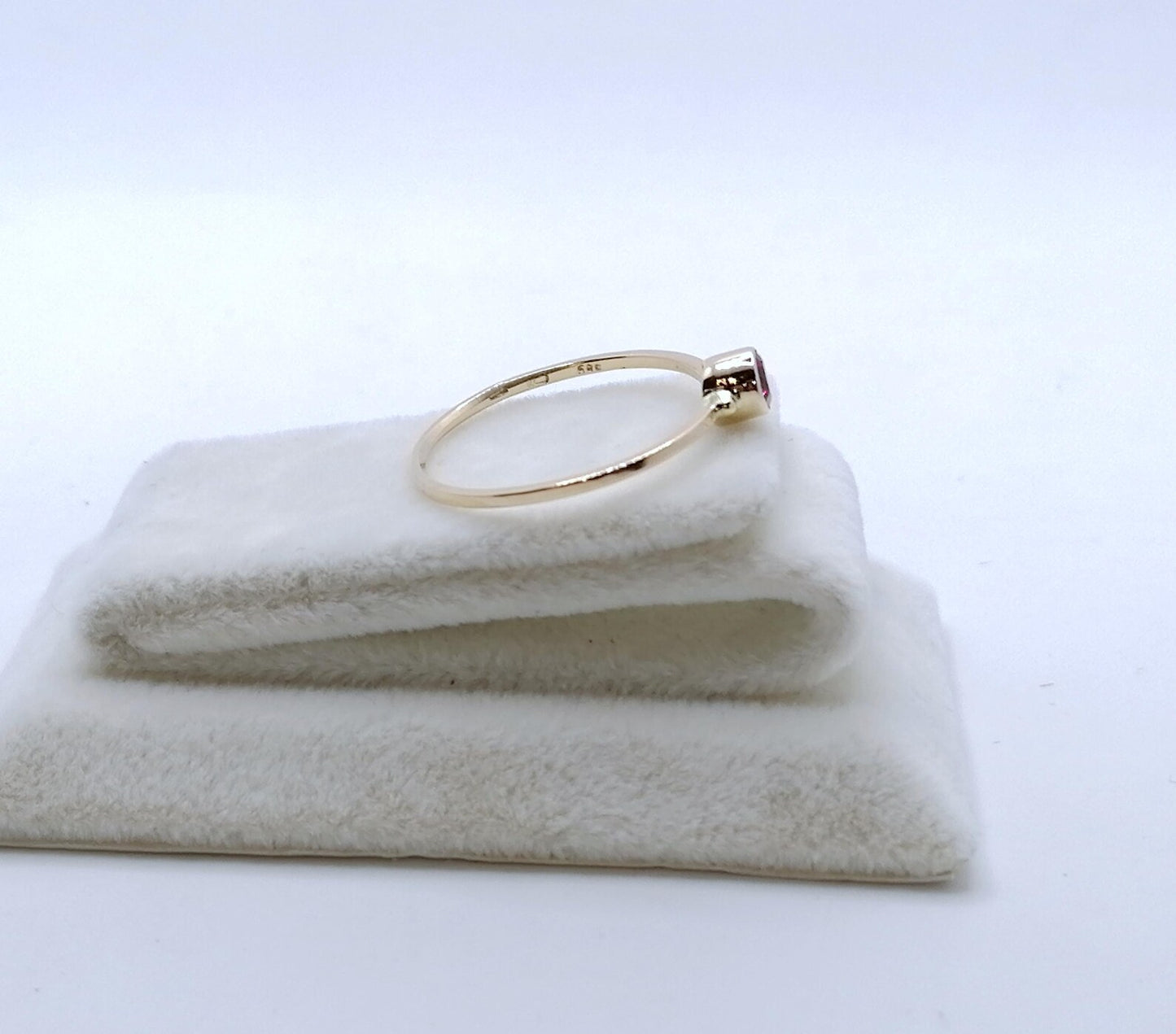 Ring Gold 585er mit Rubin Gr. 60