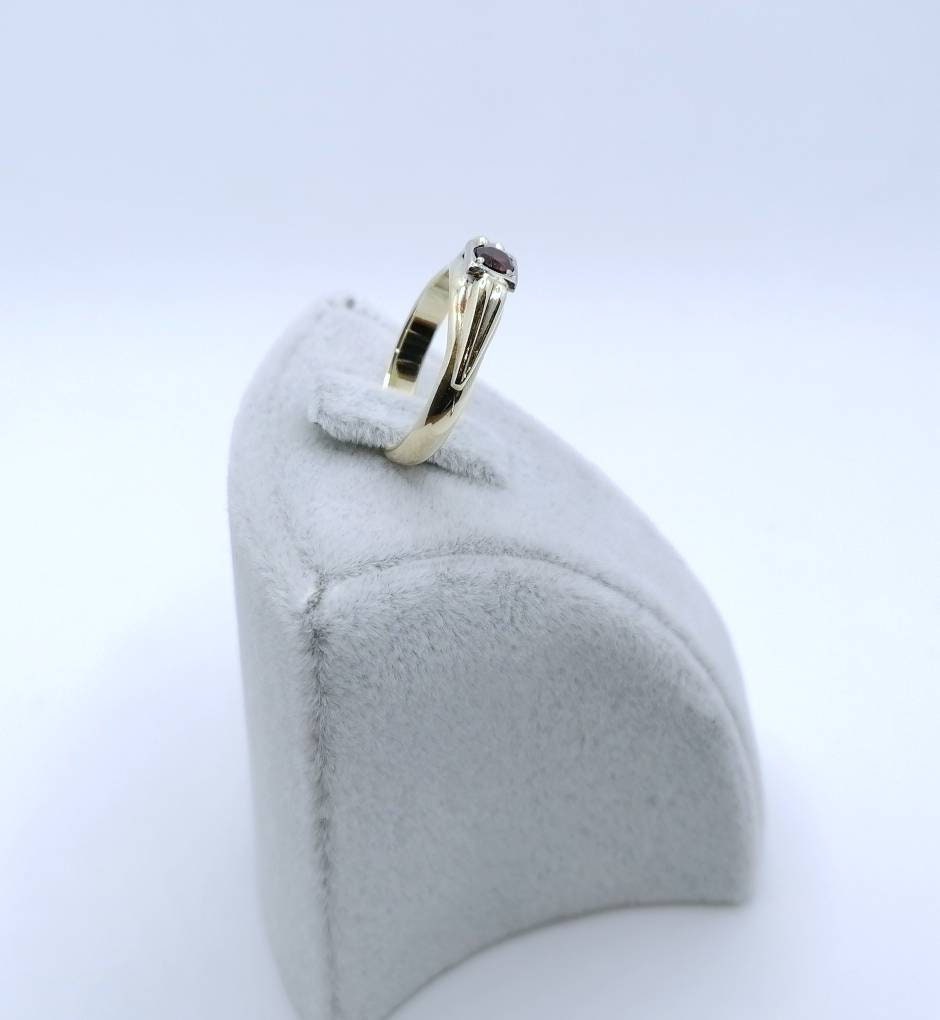 Ring Gold 585er mit Granatstein