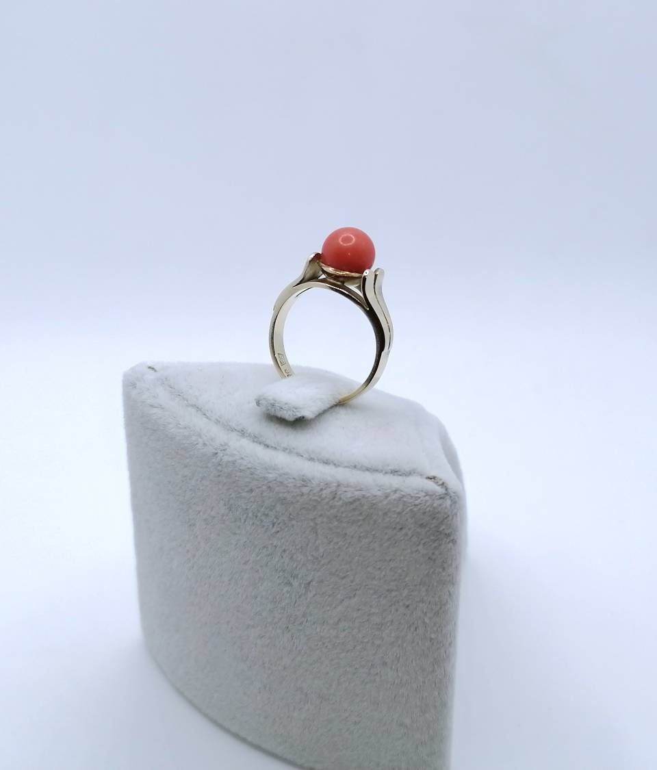 Vintage Gold Damenring mit Koralle