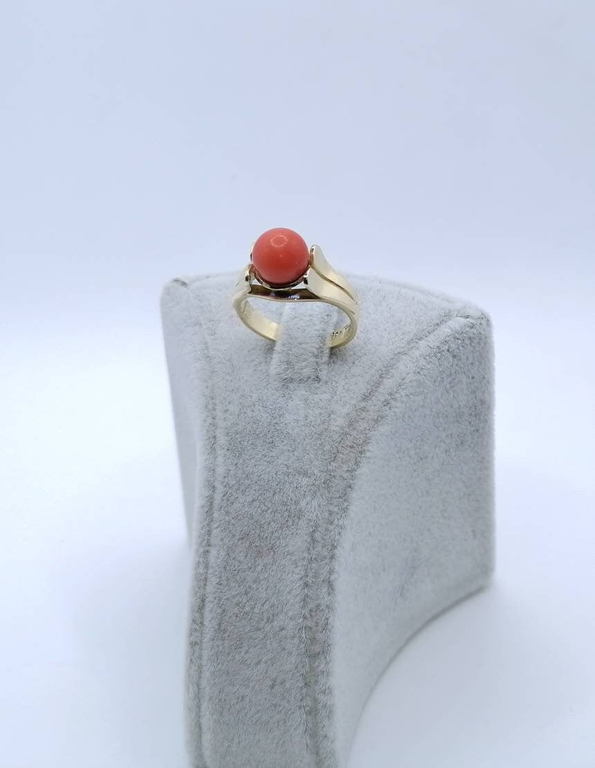 Vintage Gold Damenring mit Koralle
