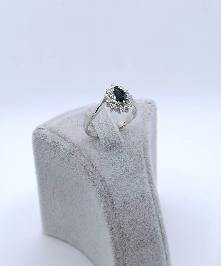 Ring Weißgold mit Saphir und Brillanten Gr. 63