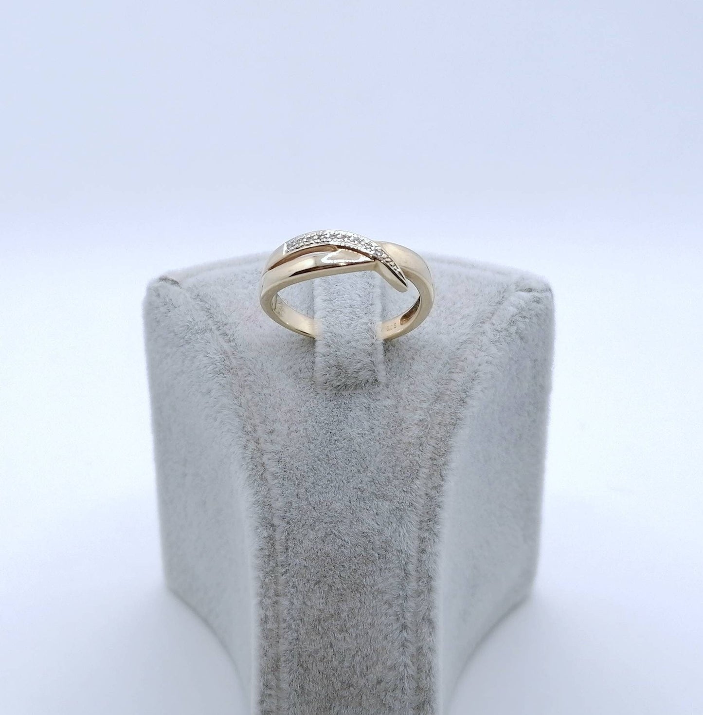 Ring Gold 585er mit Diamantsplitter