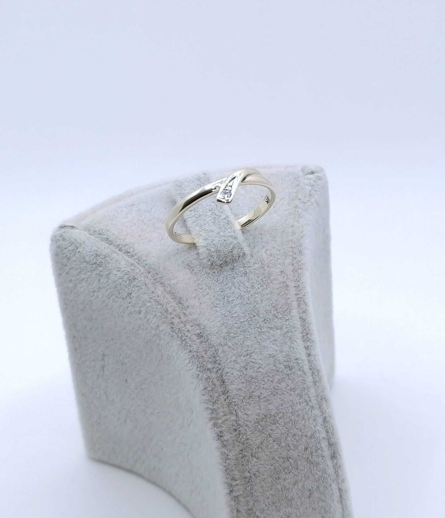 Ring Gold 375er mit Diamant Gr. 57