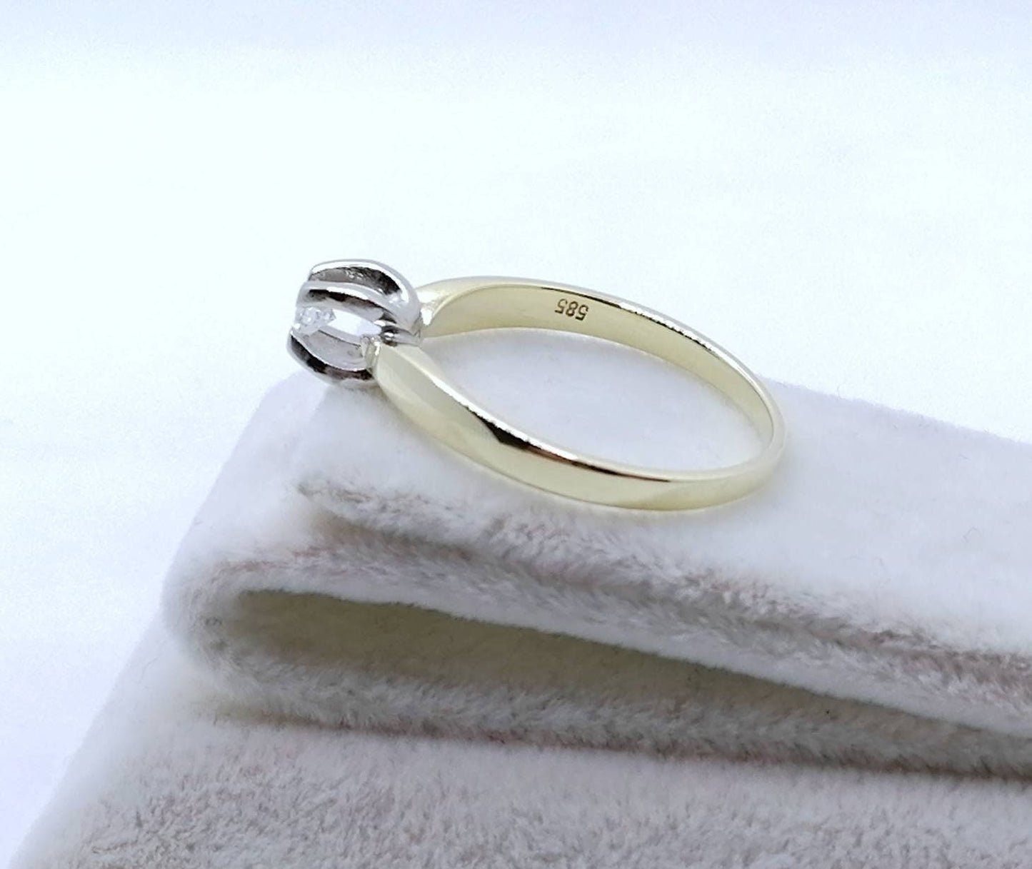 Solitär Goldring 585er mit 0,11ct Brillant