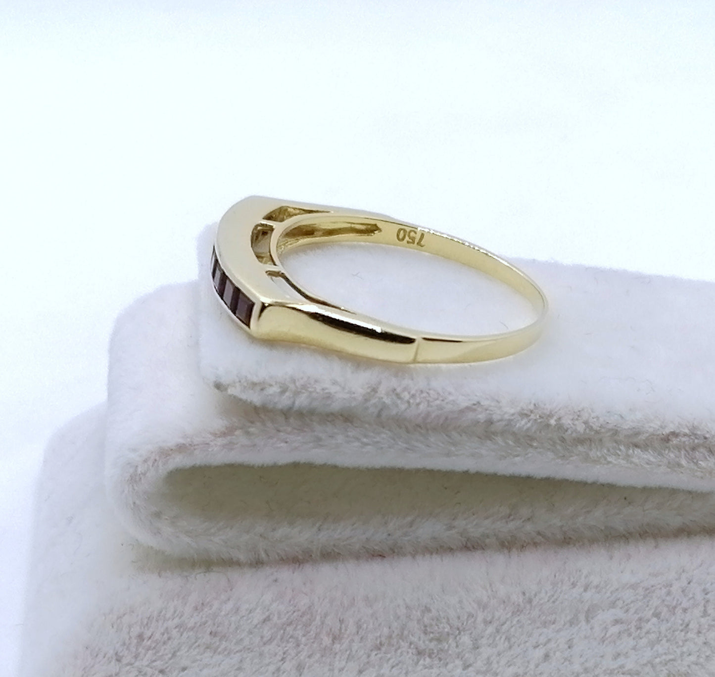 Ring Gold 750er mit Rubin Baguette