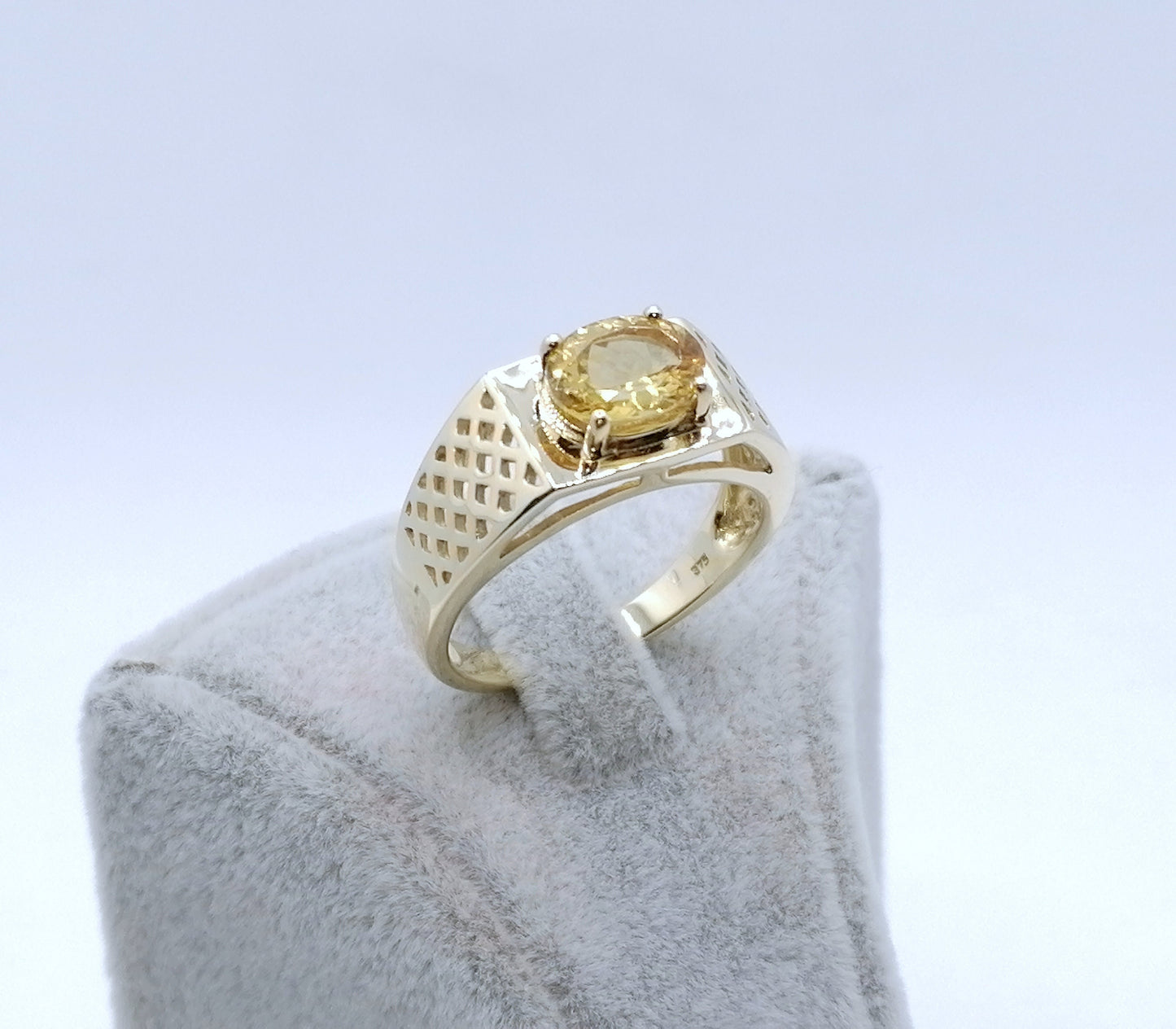 Ring Gold 375er mit Danburit