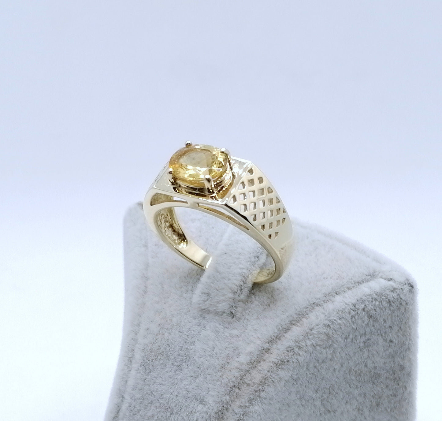 Ring Gold 375er mit Danburit