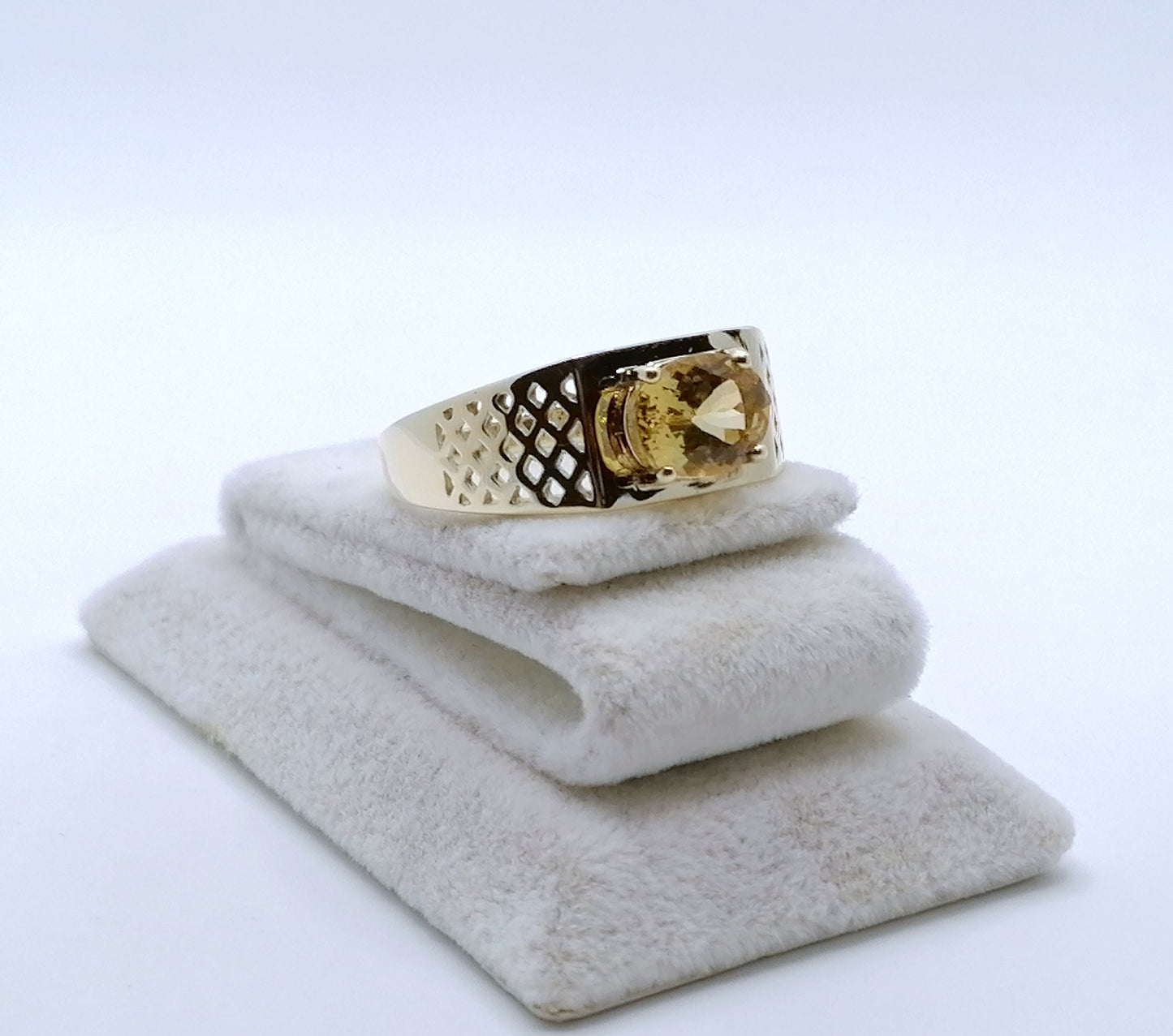Ring Gold 375er mit Danburit