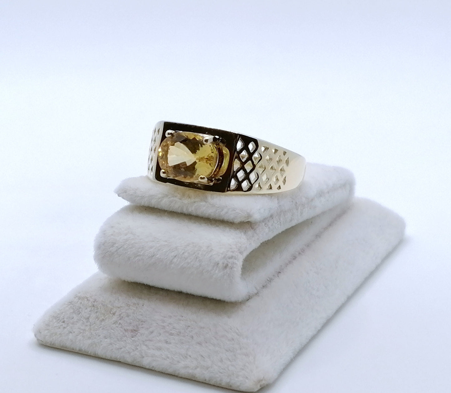 Ring Gold 375er mit Danburit