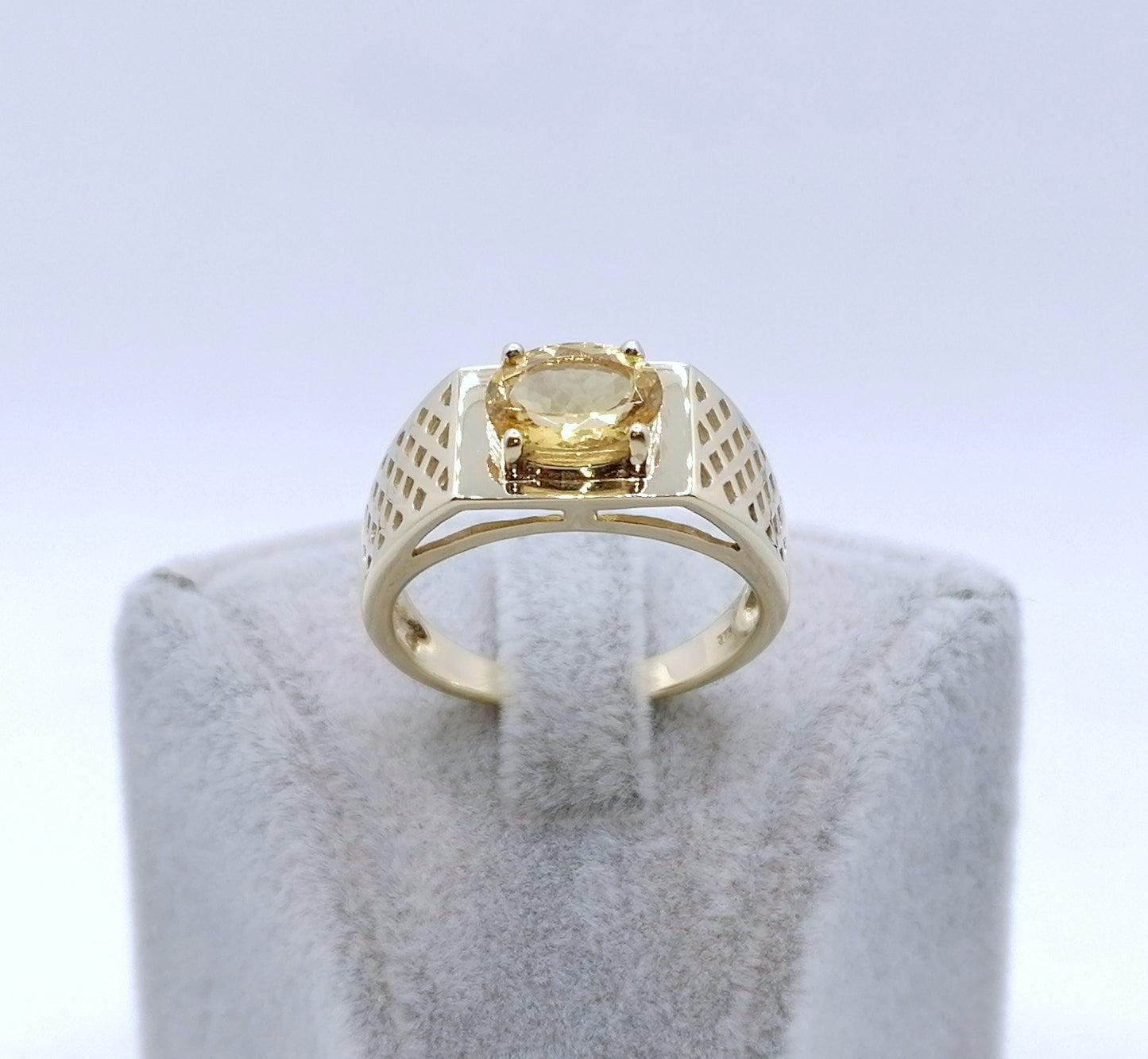 Ring Gold 375er mit Danburit