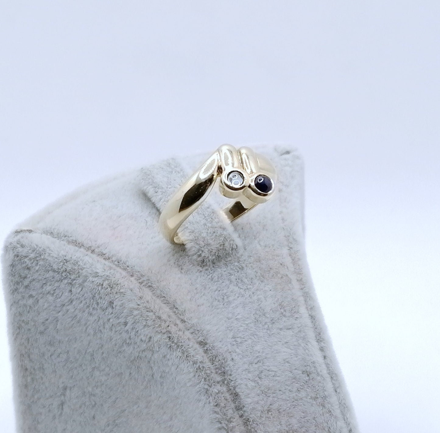 Ring Gold 333er mit Saphir Cabochon Gr. 52