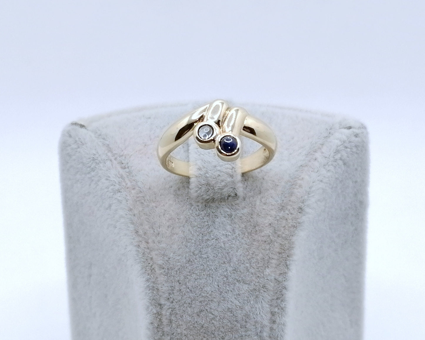 Ring Gold 333er mit Saphir Cabochon Gr. 52