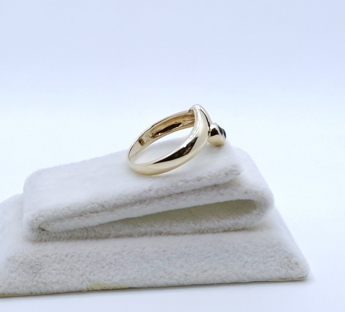 Ring Gold 333er mit Saphir Cabochon Gr. 52