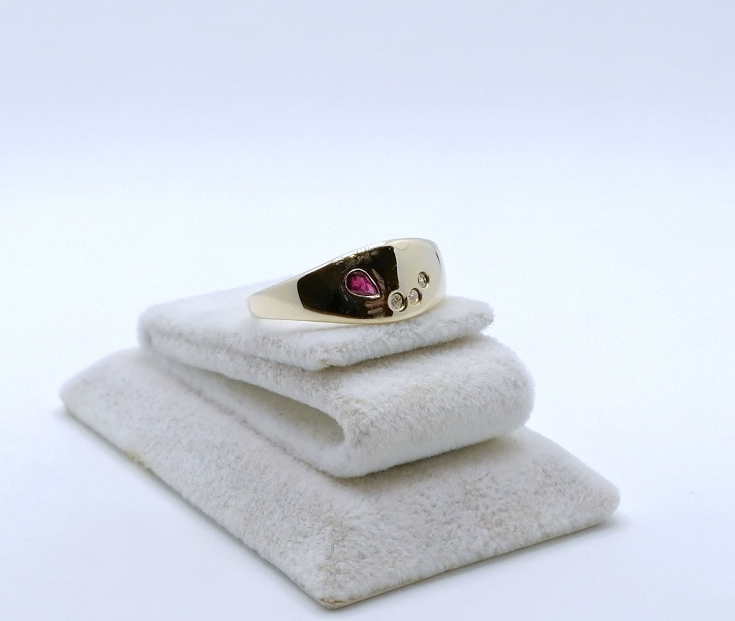 Ring Gold 585er Rubin und Diamantsplitter Gr. 60