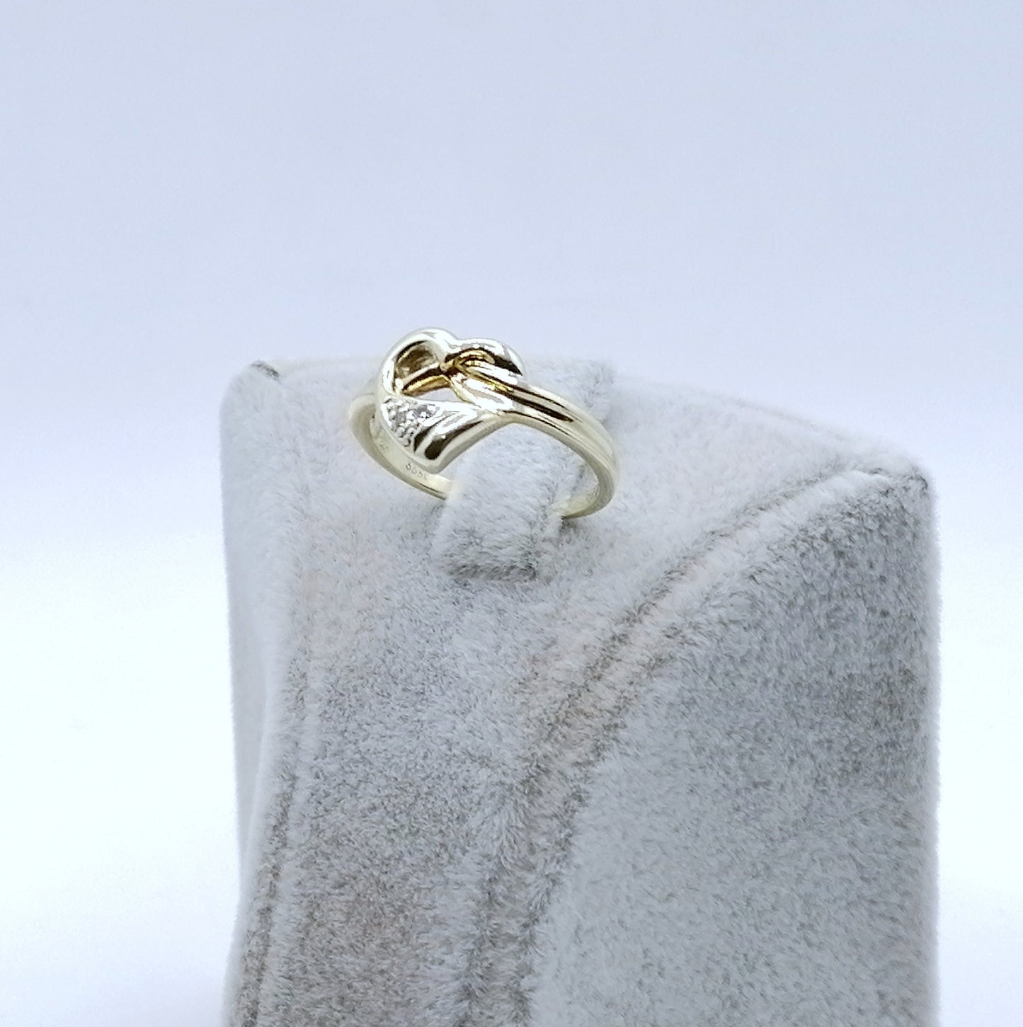 Ring Gold 333er mit Diamantsplitter Herzförmig Gr. 50