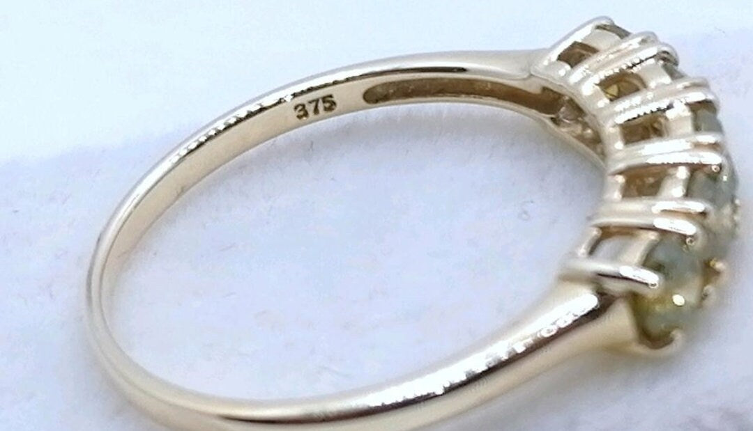 Ring Gold 375er mit Champagner Brillanten