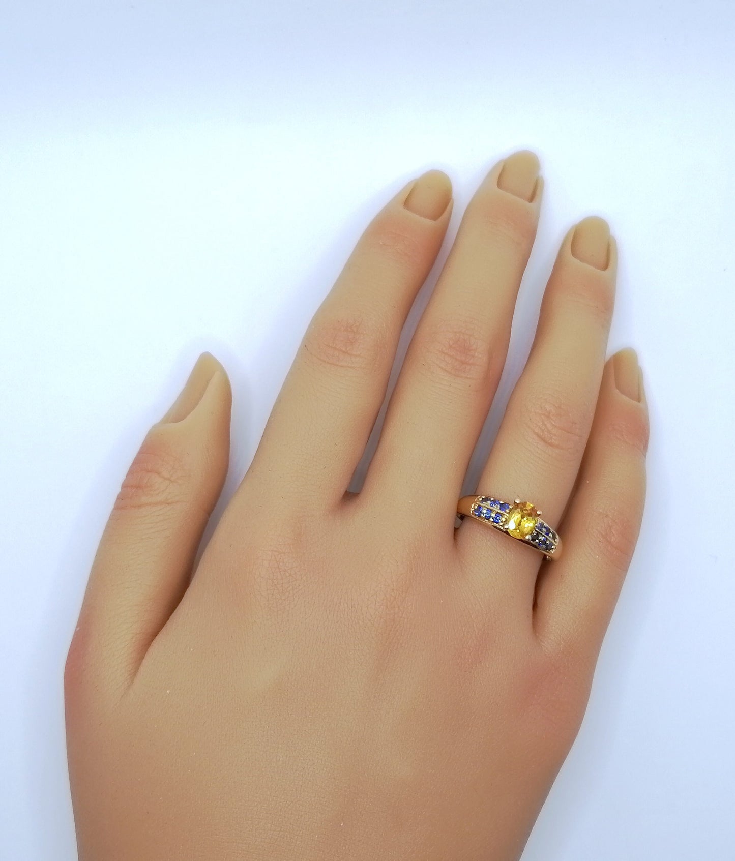 Ring Gold 375er mit gelbem und blauen Saphir Edelsteinen Gr. 60