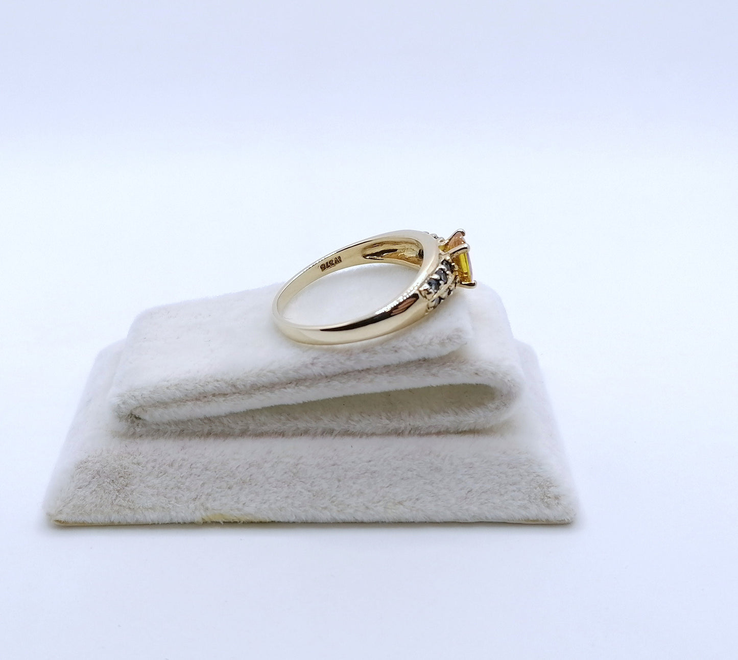 Ring Gold 375er mit gelbem und blauen Saphir Edelsteinen Gr. 60