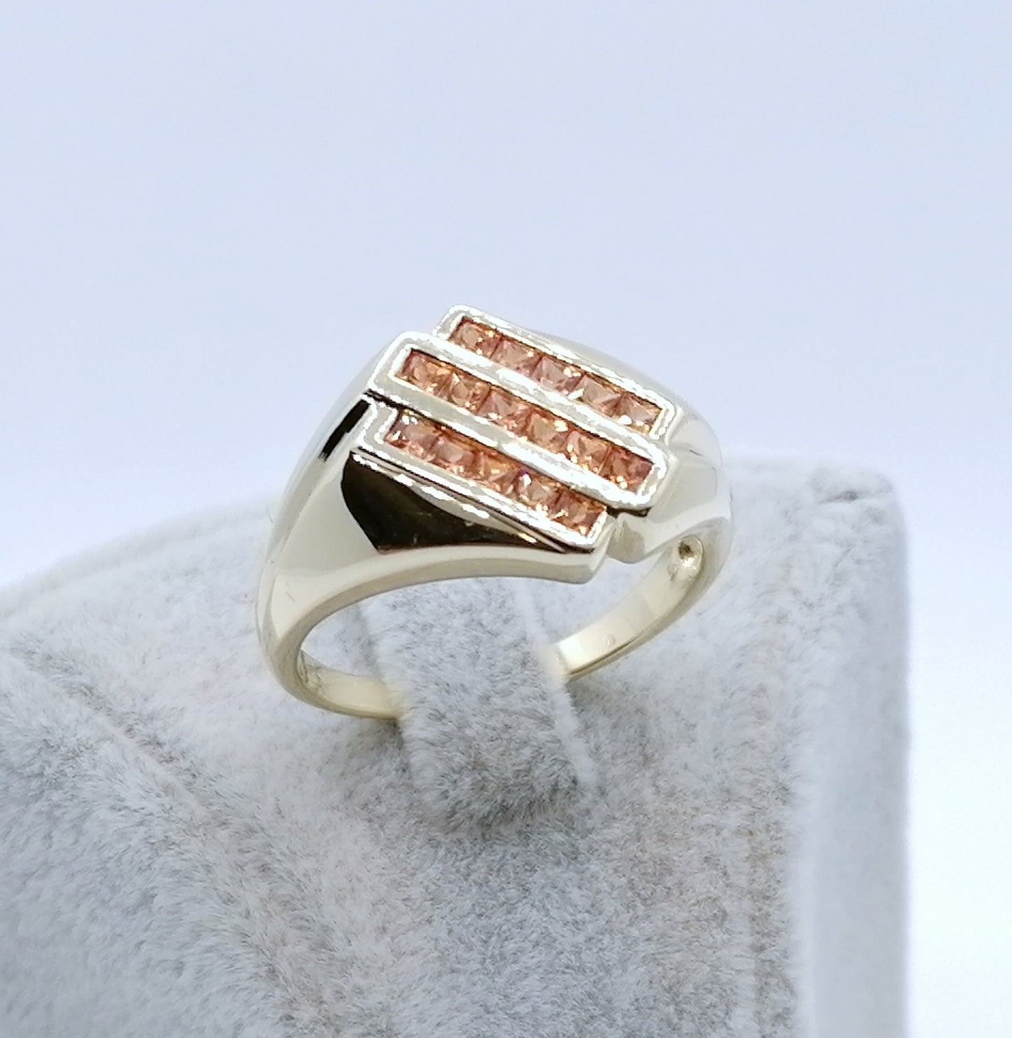 Ring Gold 375er mit Champagner Saphiren