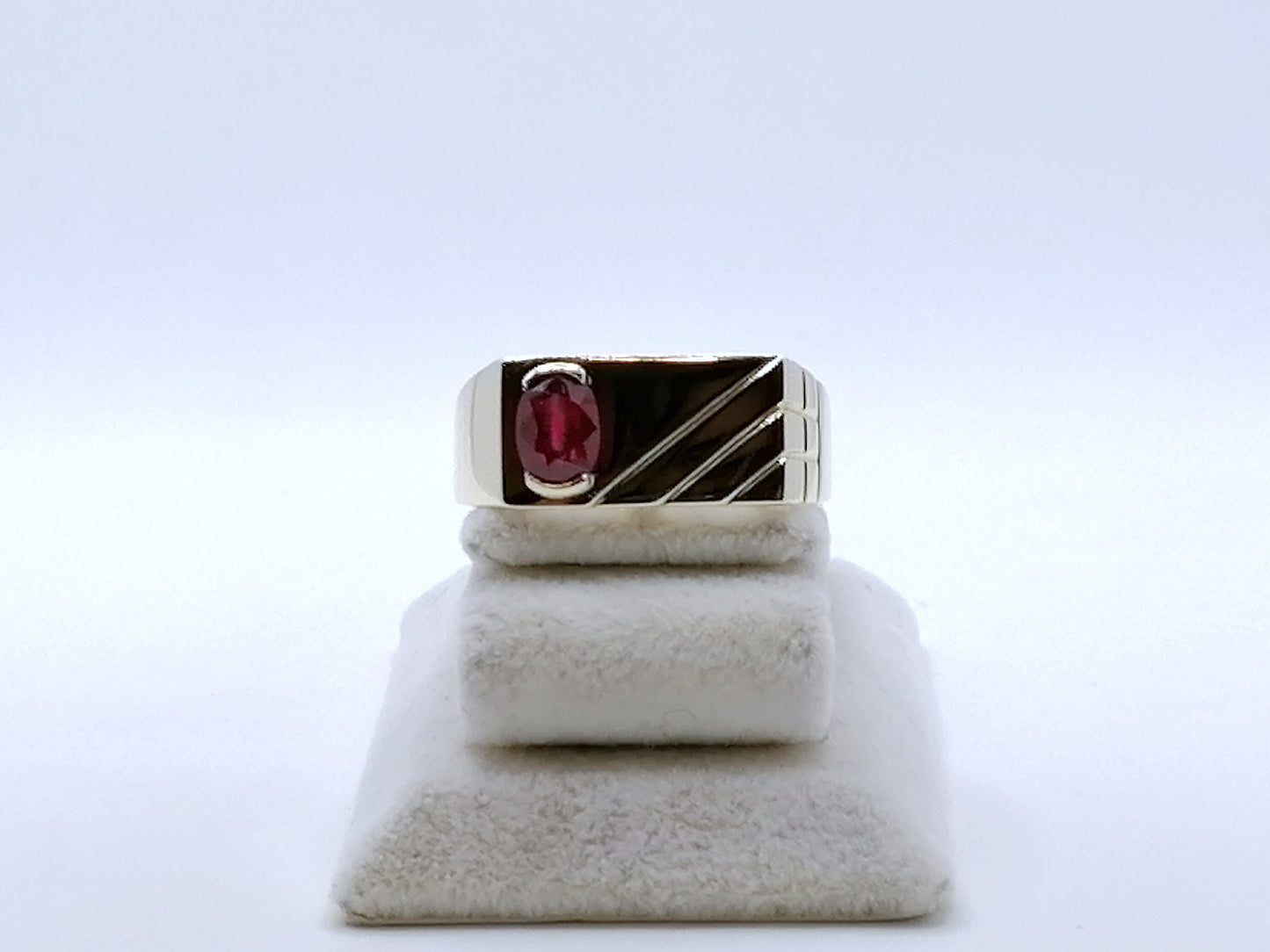 Ring Gold 375er mit Rubin Edelstein Gr. 63