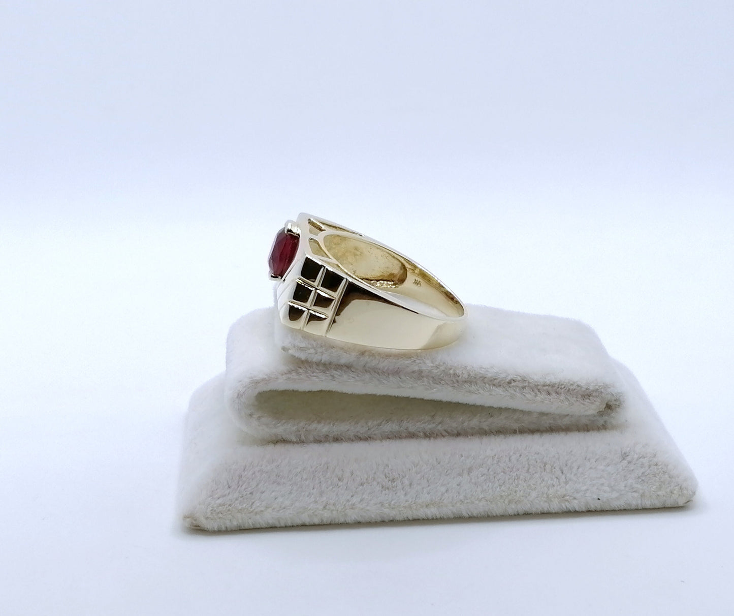 Ring Gold 375er mit Rubin Edelstein Gr. 63