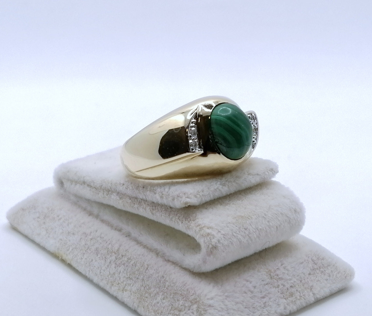Ring Gold 375er mit Malachit und Diamantsplitter