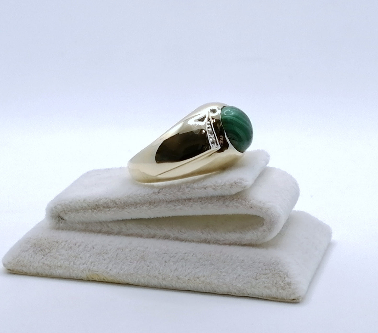 Ring Gold 375er mit Malachit und Diamantsplitter
