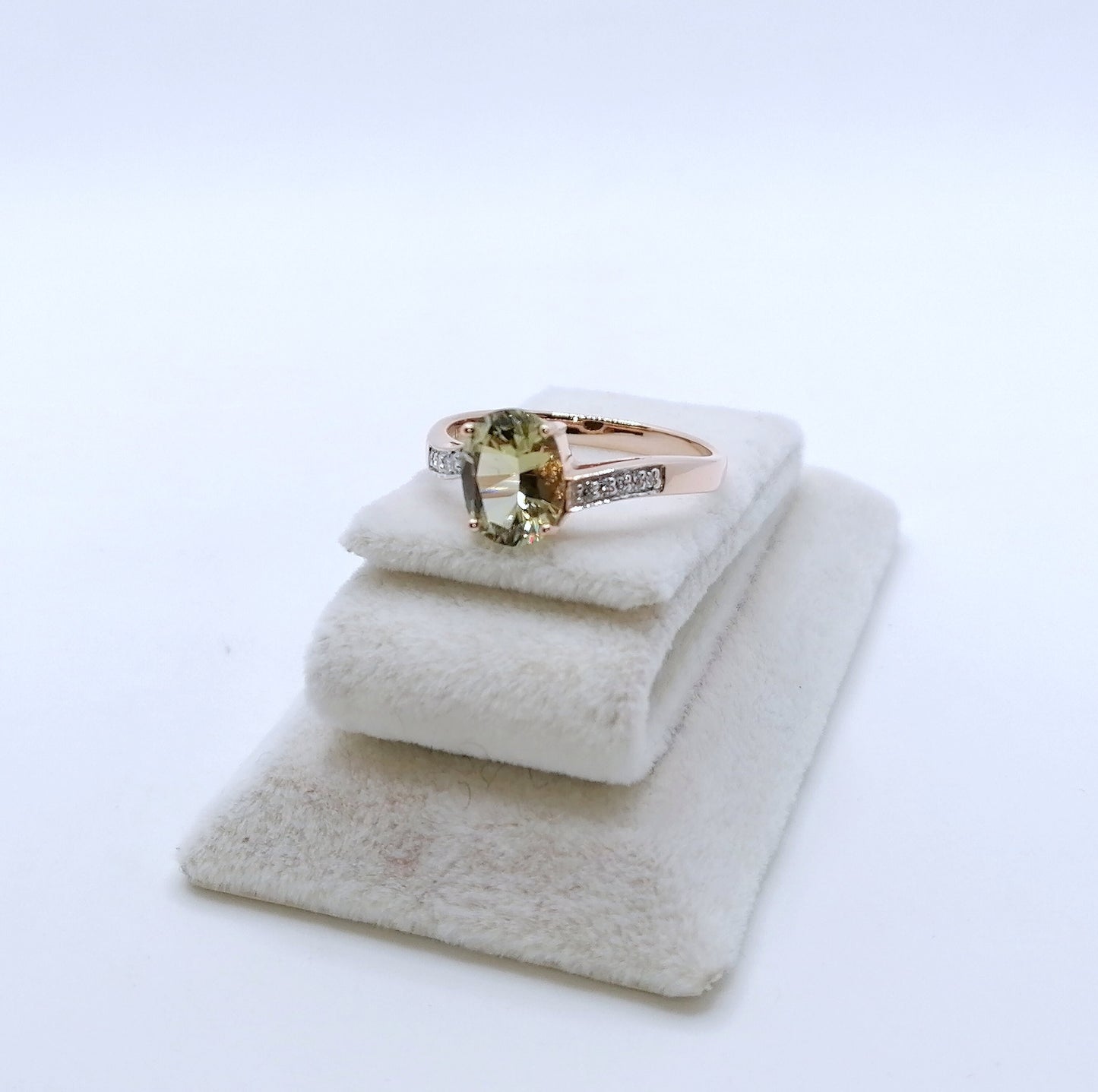 Ring Gold 585er mit Diaspor und Diamanten Gr. 60