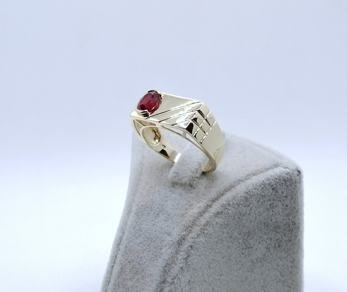 Ring Gold 375er mit Rubin Edelstein Gr. 63