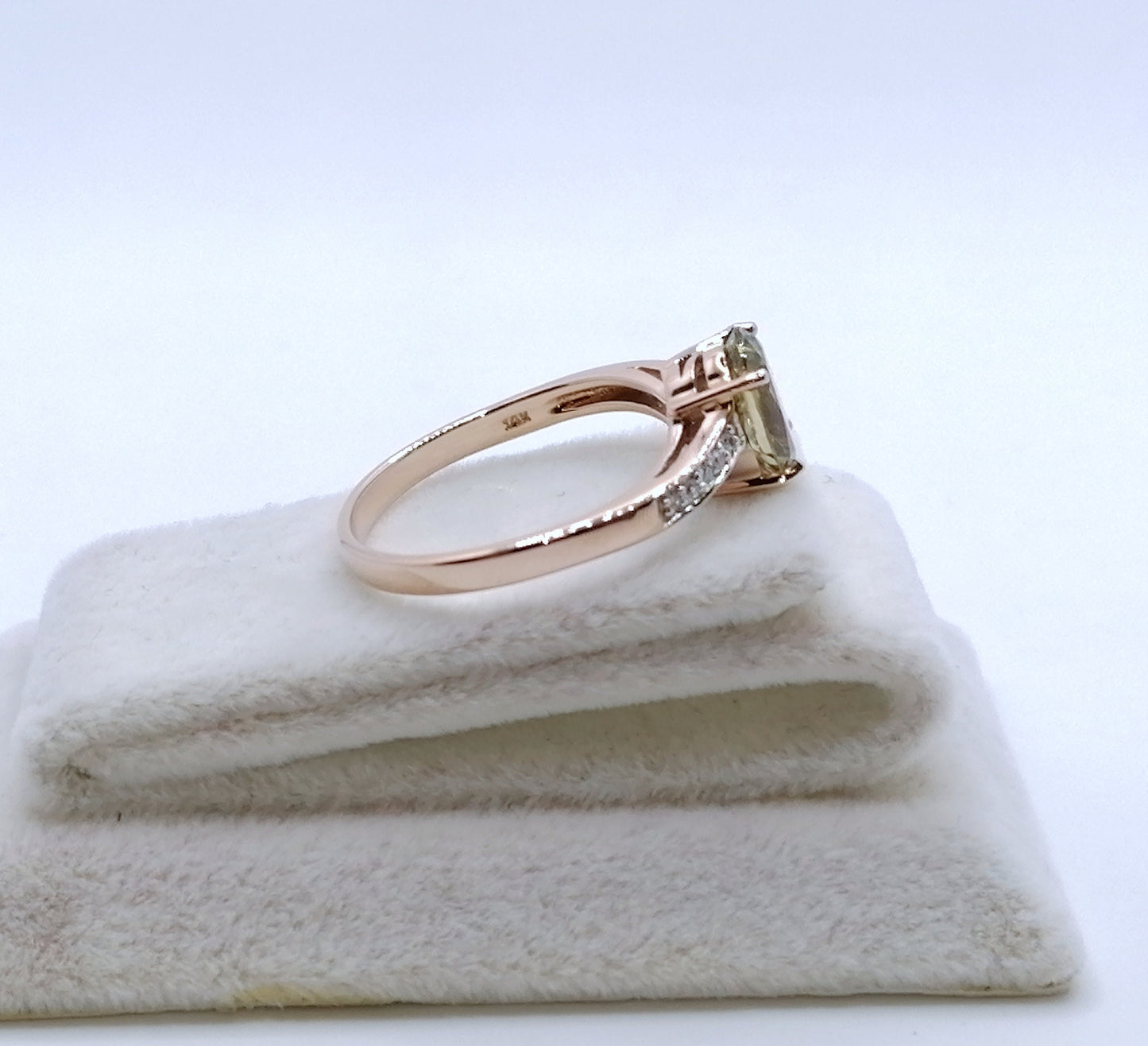 Ring Gold 585er mit Diaspor und Diamanten Gr. 60